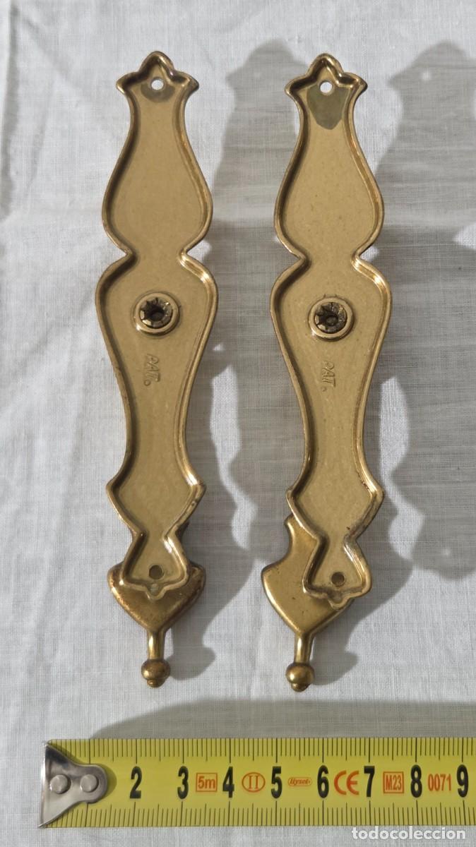 Antig&uuml;edades: Pareja de tiradores en bronce - Foto 11