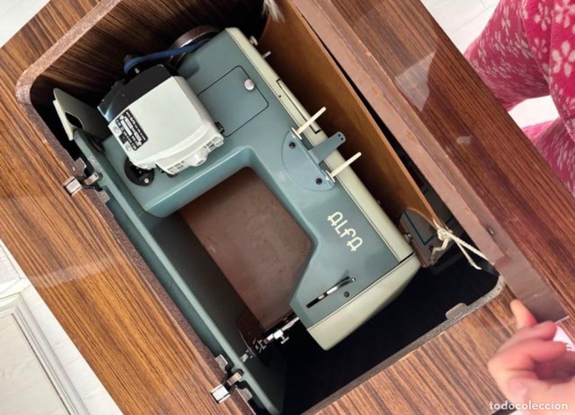 Antig&uuml;edades: M&aacute;quina de coser Alfa - Foto 1