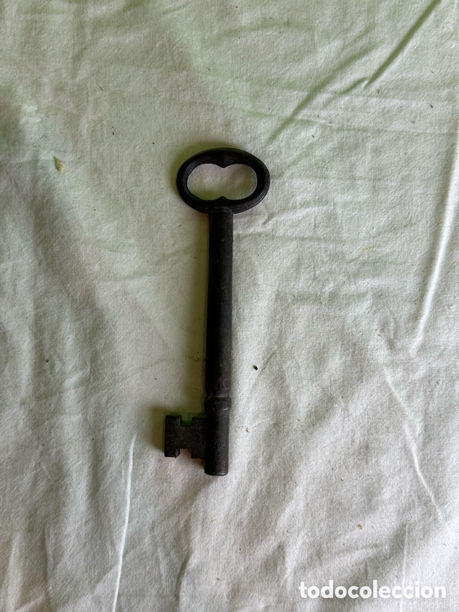 Antig&uuml;edades: llave antigua de hierro forjado - Foto 2