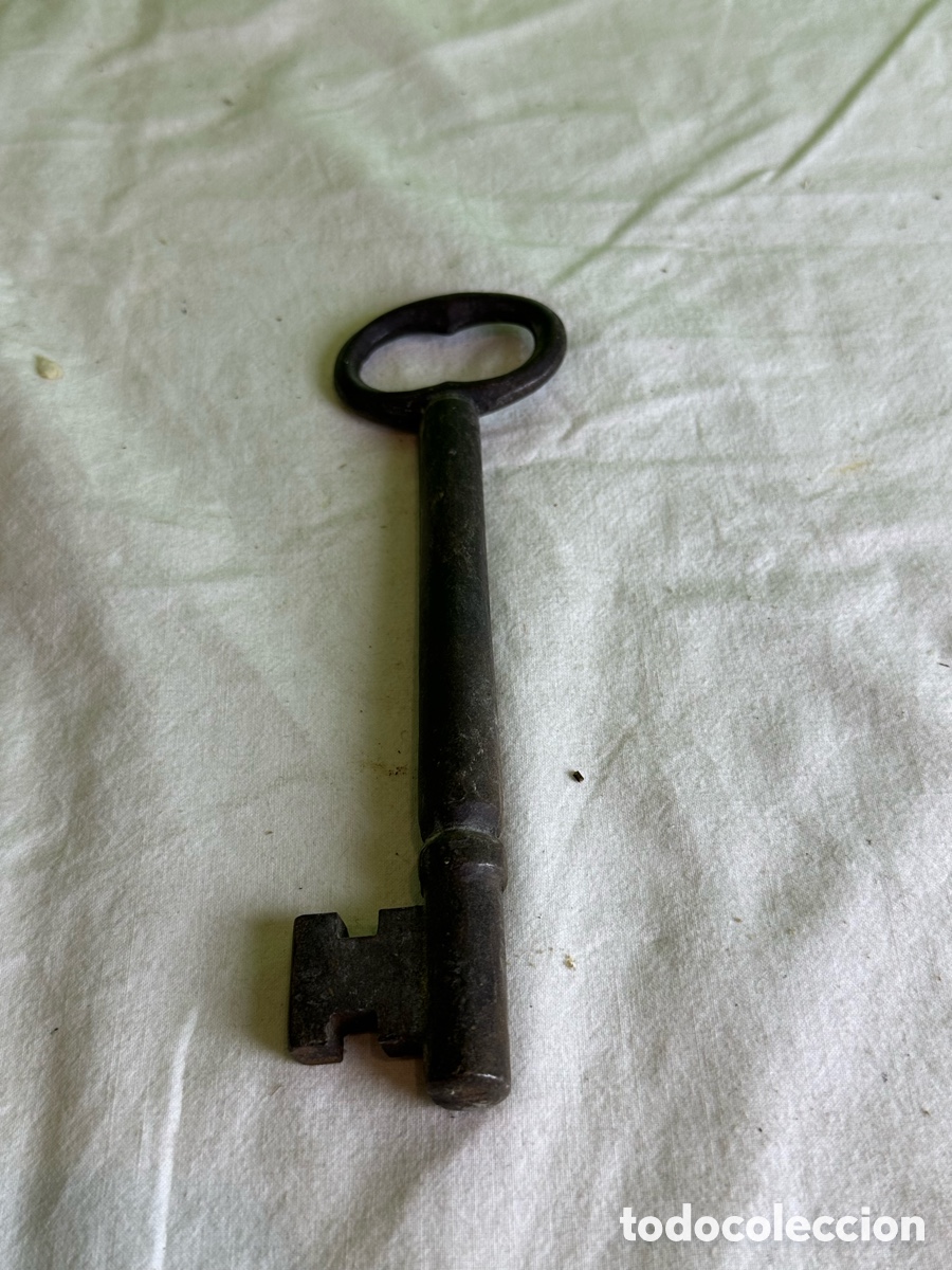 Antig&uuml;edades: llave antigua de hierro forjado - Foto 3