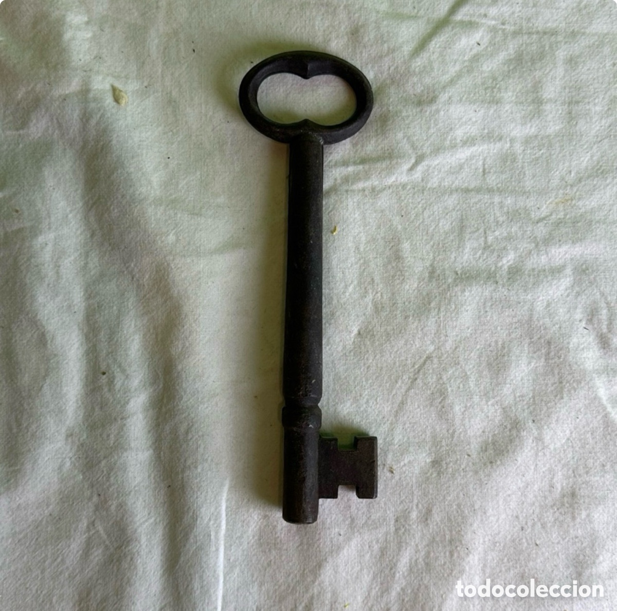Antig&uuml;edades: llave antigua de hierro forjado - Foto 1