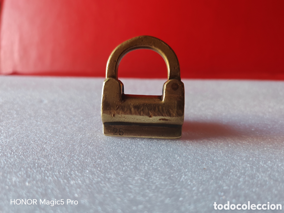 Antig&uuml;edades: Antiguo candado en bronce - Foto 1