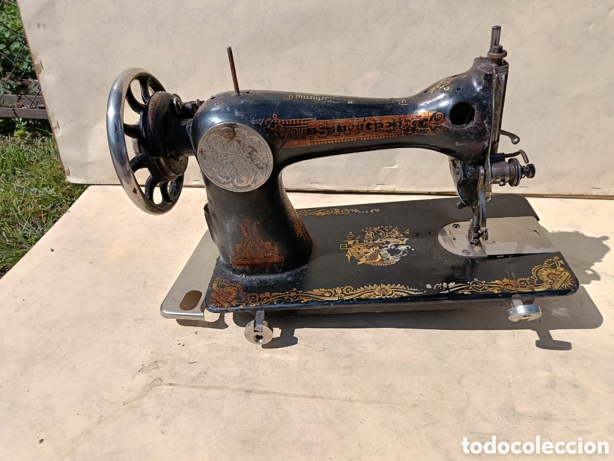 Antig&uuml;edades: ANTIGUA M&Aacute;QUINA DE COSER SINGER - Foto 1