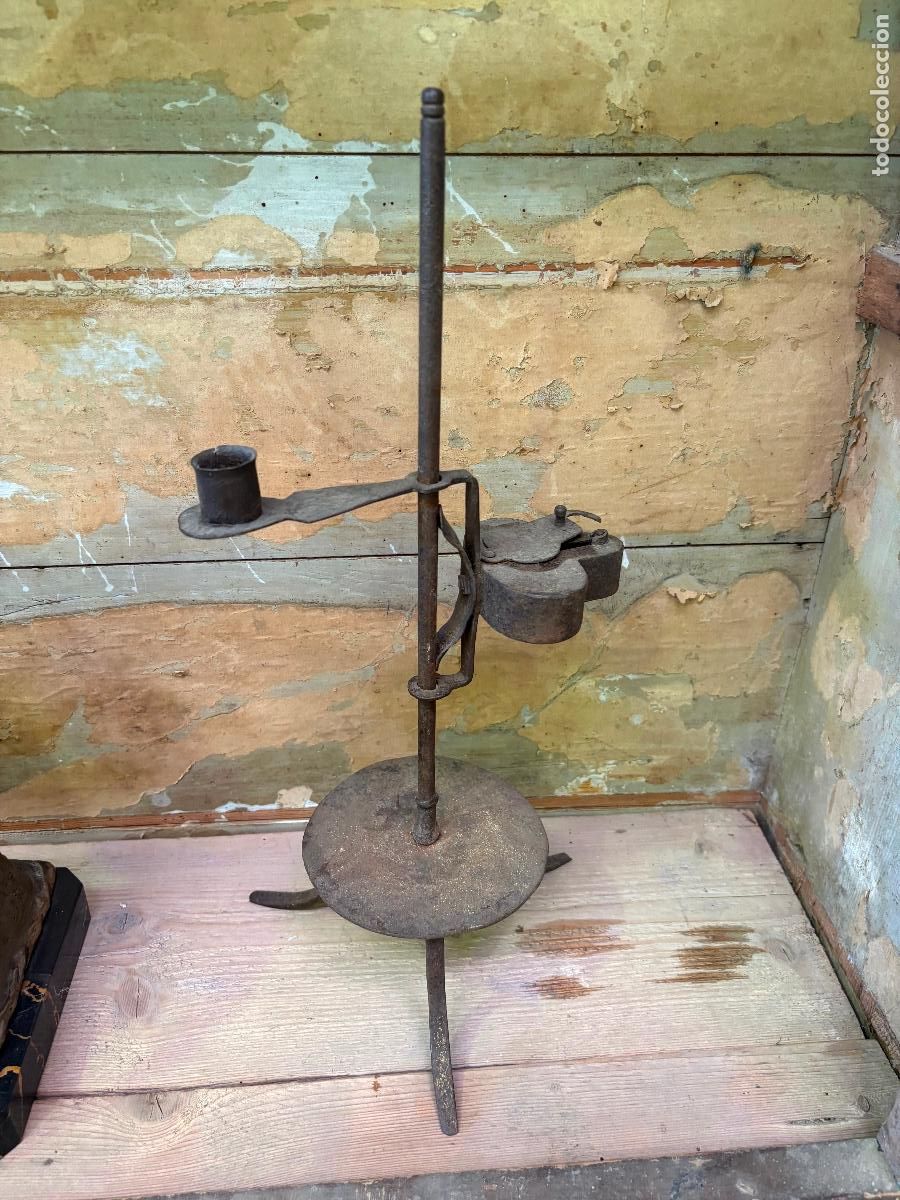 Antig&uuml;edades: Palmatoria candil candelabro hierro antiguo
