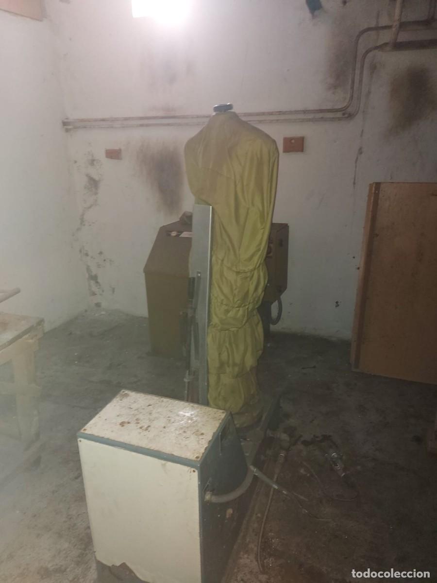 Antig&uuml;edades: Maniqu&iacute; de planchado - Foto 1