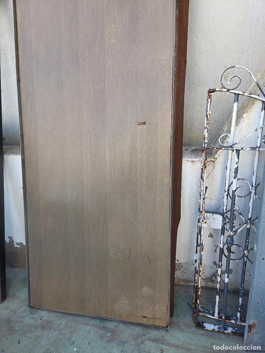 Antig&uuml;edades: puerta antiocupa con su llave - Foto 2