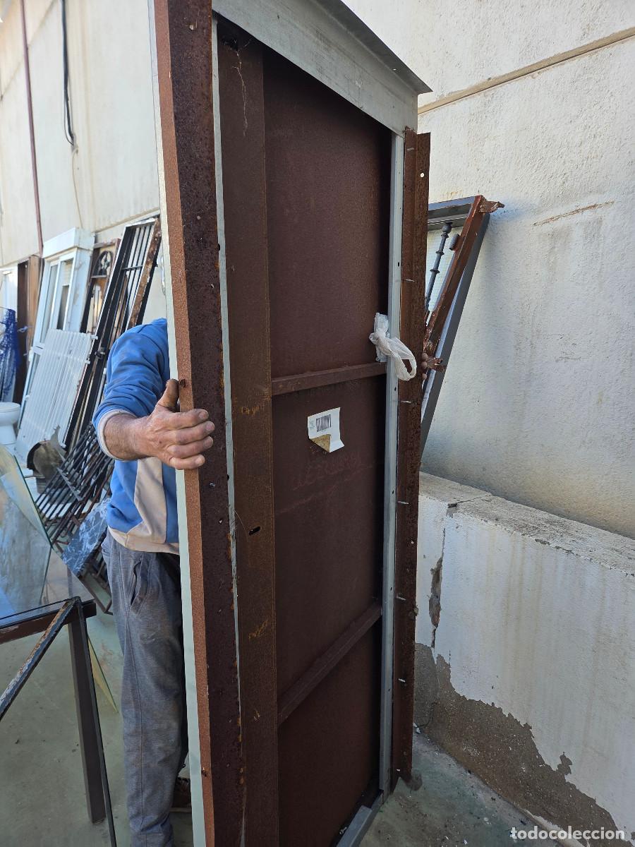 Antig&uuml;edades: puerta antiocupa con su llave - Foto 7