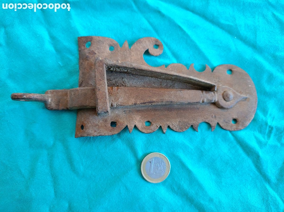 Antig&uuml;edades: PESTILLO DE CONTRA VENTANA FORJA S.XVIII