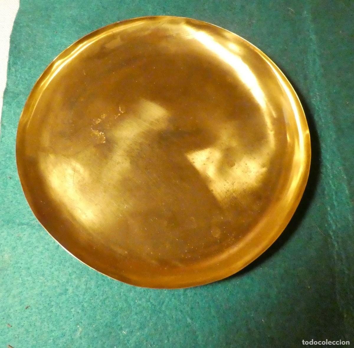 Antig&uuml;edades: PLATO DE METAL DE BALANZA - Foto 3