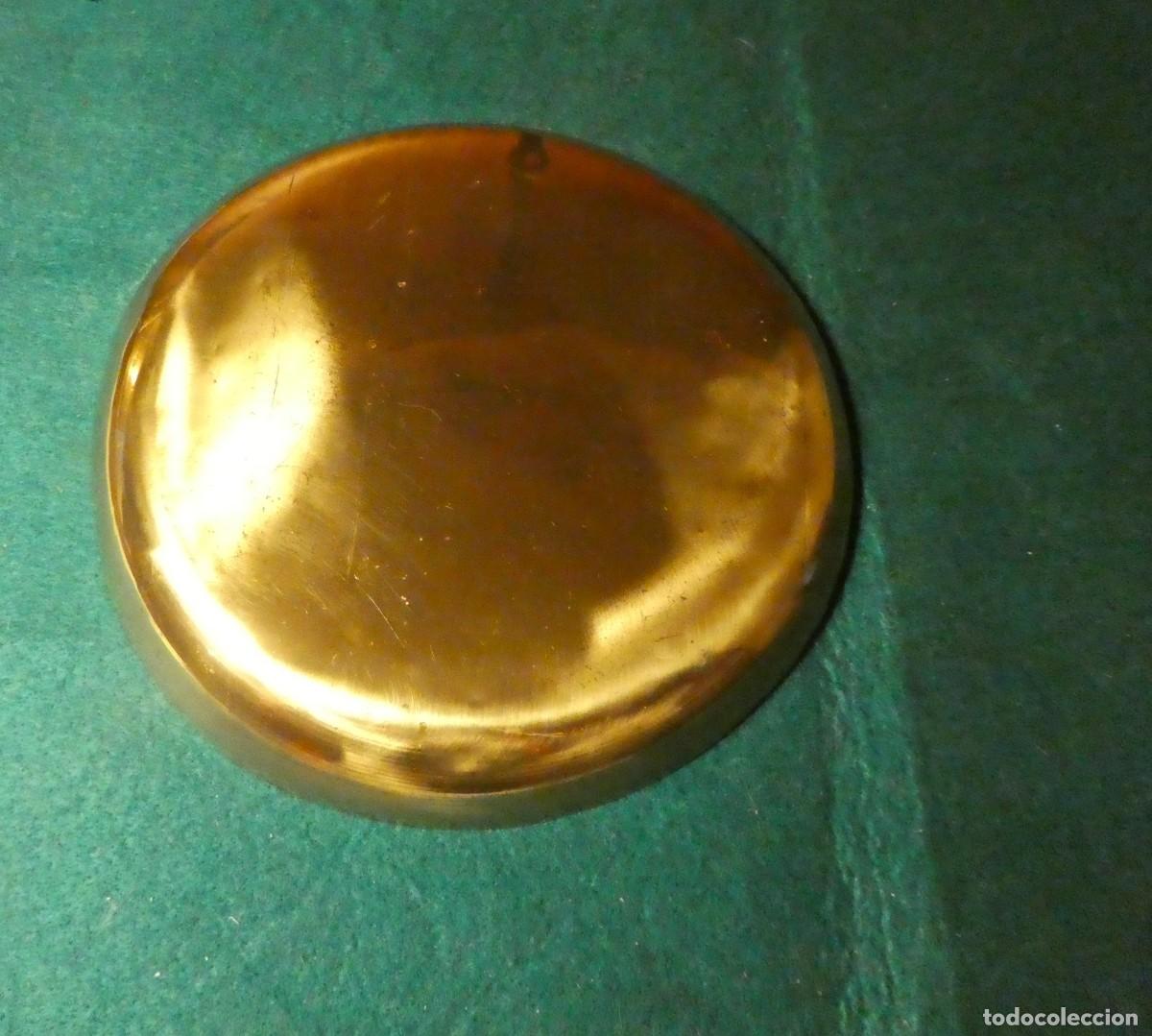 Antig&uuml;edades: PLATO DE METAL DE BALANZA - Foto 4