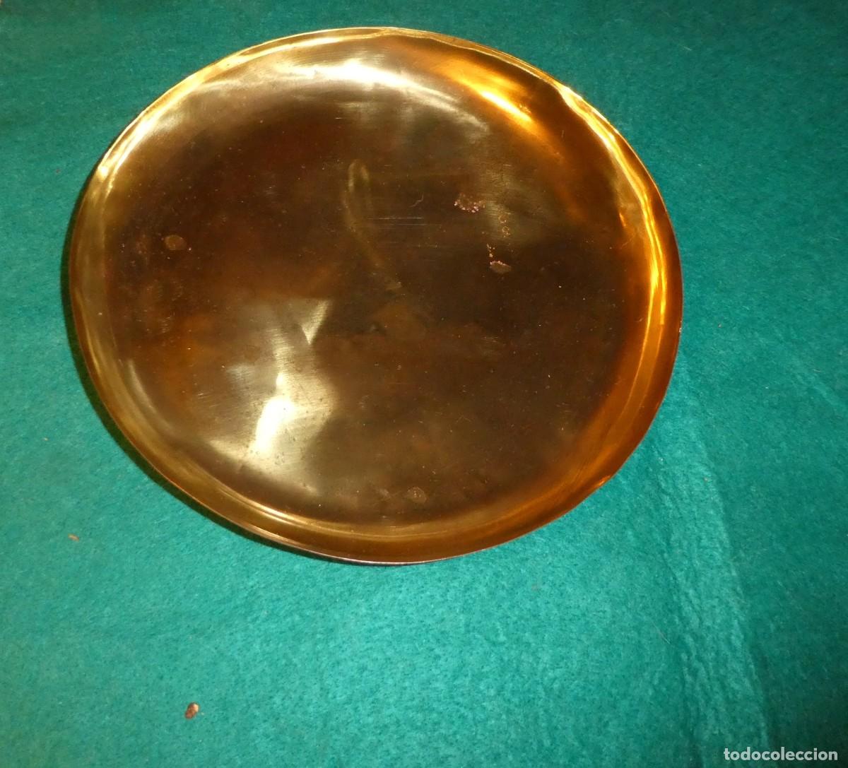 Antig&uuml;edades: PLATO DE METAL DE BALANZA - Foto 5