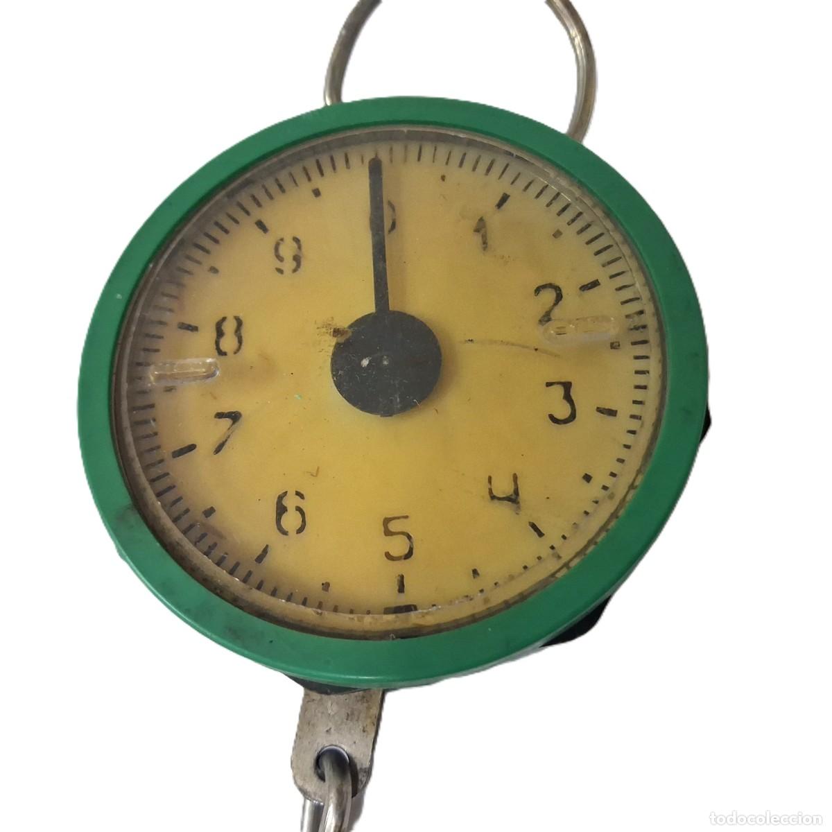 Antig&uuml;edades: Balanza de resorte port&aacute;til vintage de 10 kg (balanza colgante)(9.5)