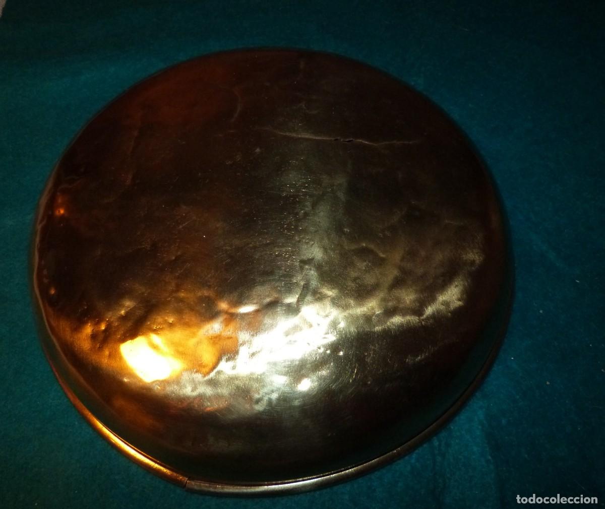 Antig&uuml;edades: PLATO DE BALANZA DE METAL - Foto 2