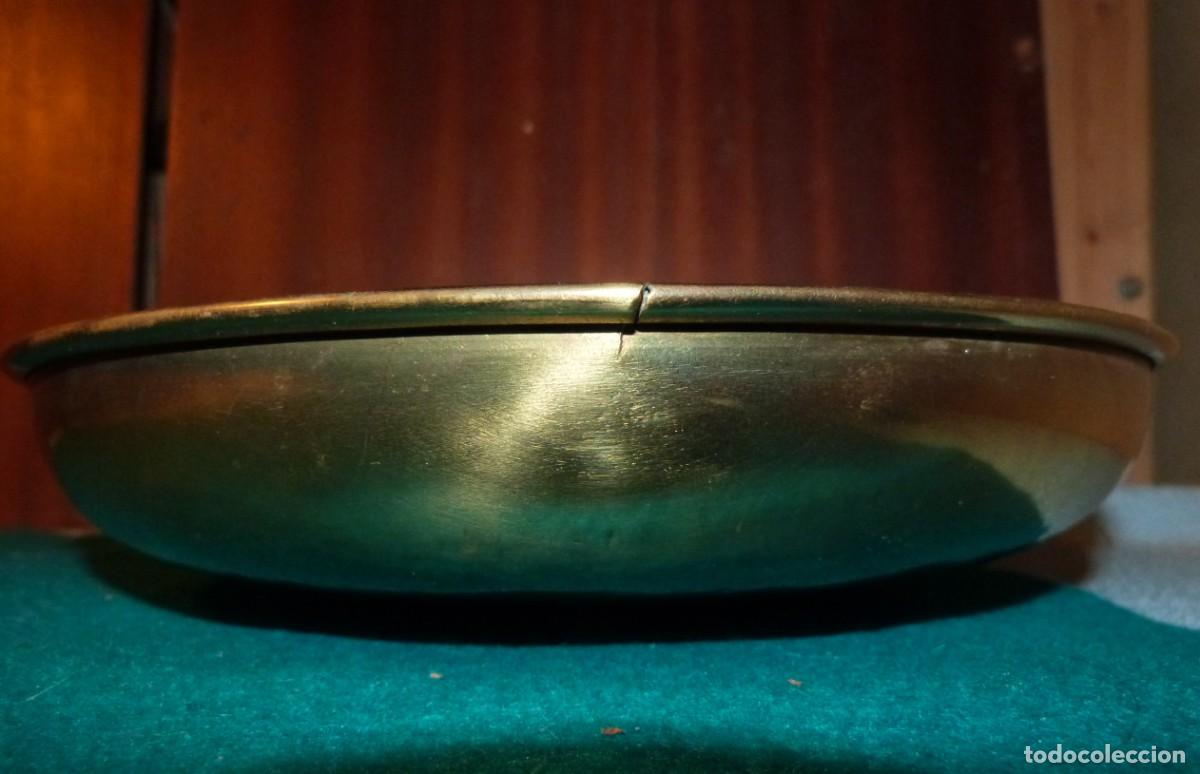 Antig&uuml;edades: PLATO DE BALANZA DE METAL - Foto 3