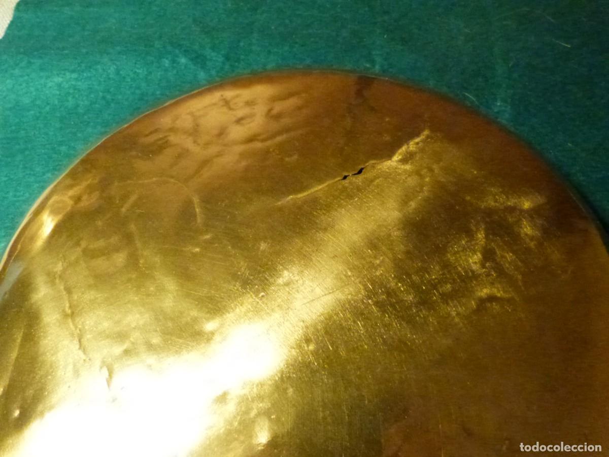Antig&uuml;edades: PLATO DE BALANZA DE METAL - Foto 6