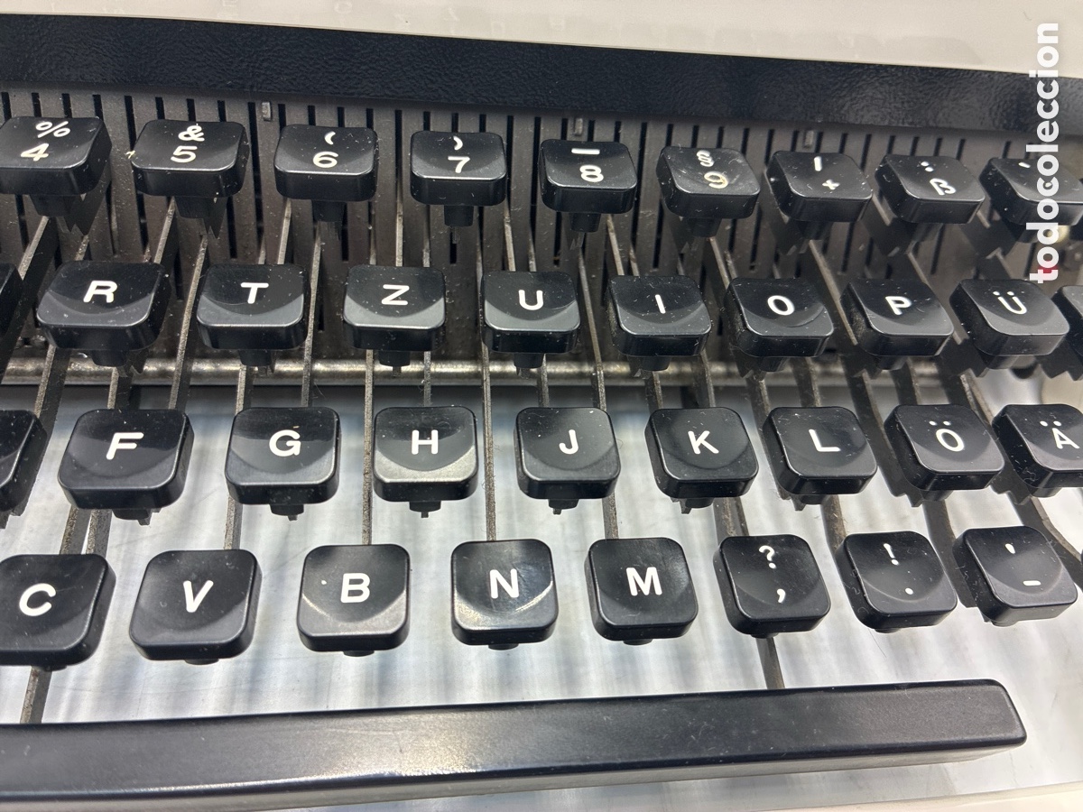 Antig&uuml;edades: M&aacute;quina de Escribir Olivetti Dora. - Foto 3