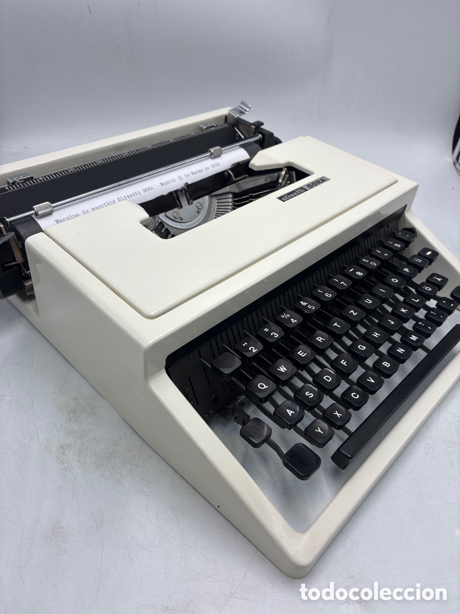 Antig&uuml;edades: M&aacute;quina de Escribir Olivetti Dora. - Foto 4