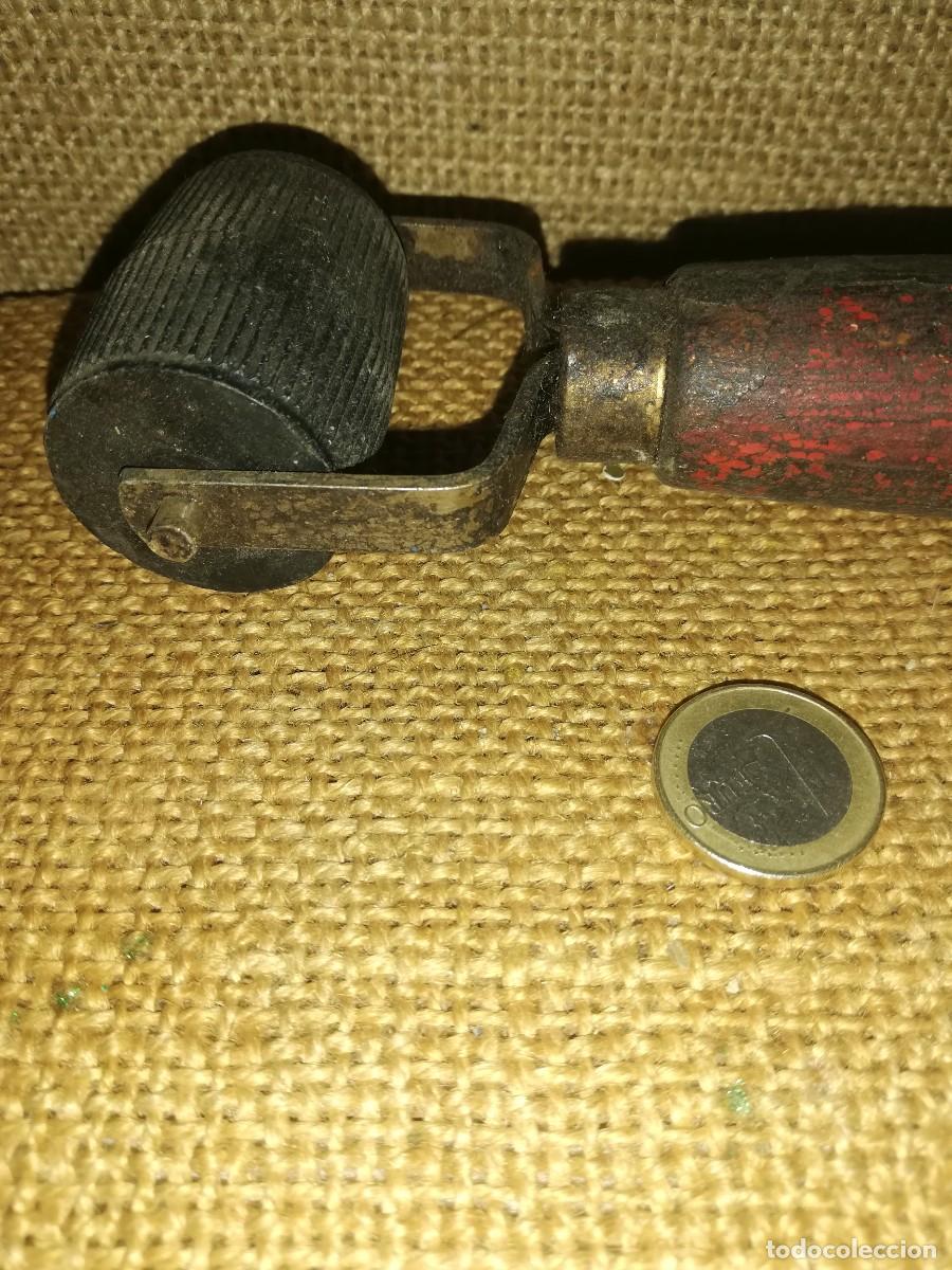 Antig&uuml;edades: Rodillo antiguo mango de madera - Foto 1