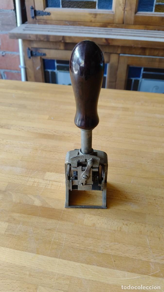 Antig&uuml;edades: Tampon encreur m&eacute;canique - Foto 1