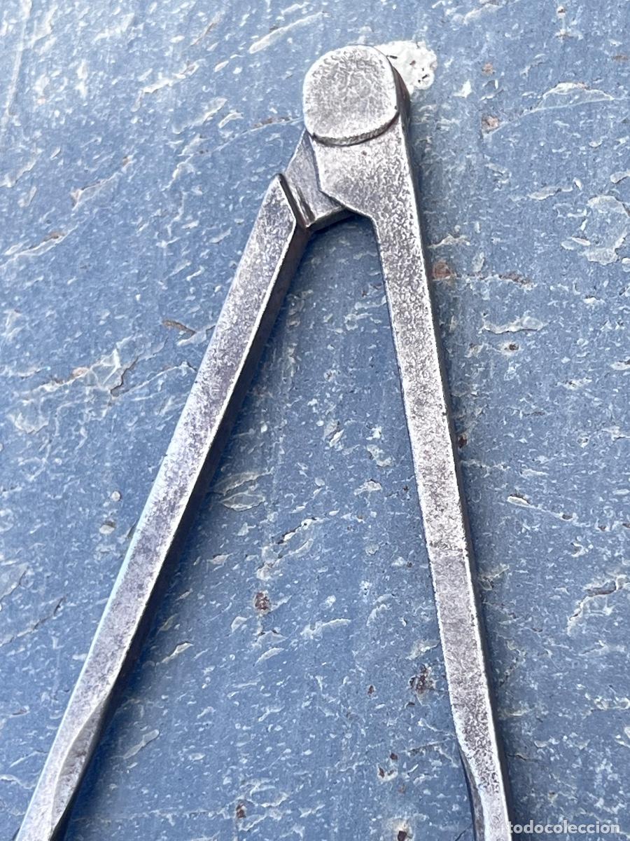 Antig&uuml;edades: Comp&aacute;s de hierro de 15 cm - Foto 4