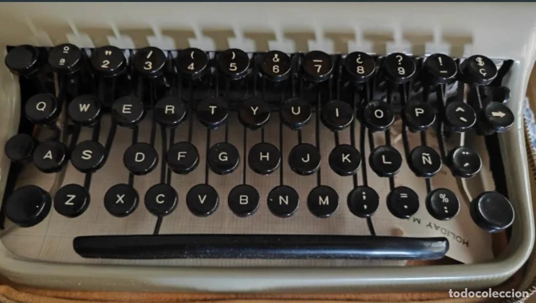 Antig&uuml;edades: M&aacute;quina de escribir Hispano Olivetti Pluma 22 - Foto 3
