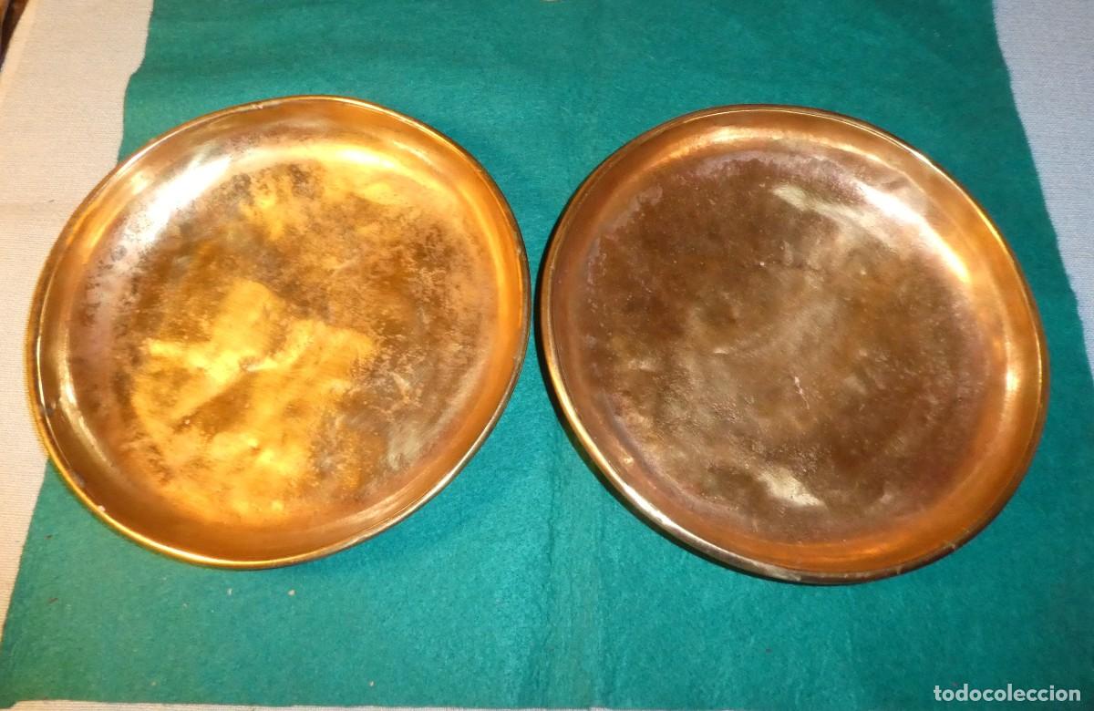 Antig&uuml;edades: DOS PLATOS DE BALANZA EN METAL - Foto 1