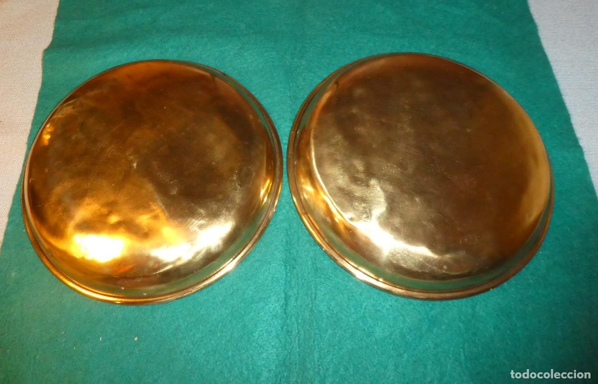 Antig&uuml;edades: DOS PLATOS DE BALANZA EN METAL - Foto 2