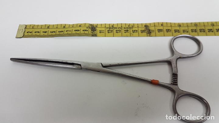 Antig&uuml;edades: PINZA HEMOST&Aacute;TICA QUIRURUJICA 23CM. - Foto 1