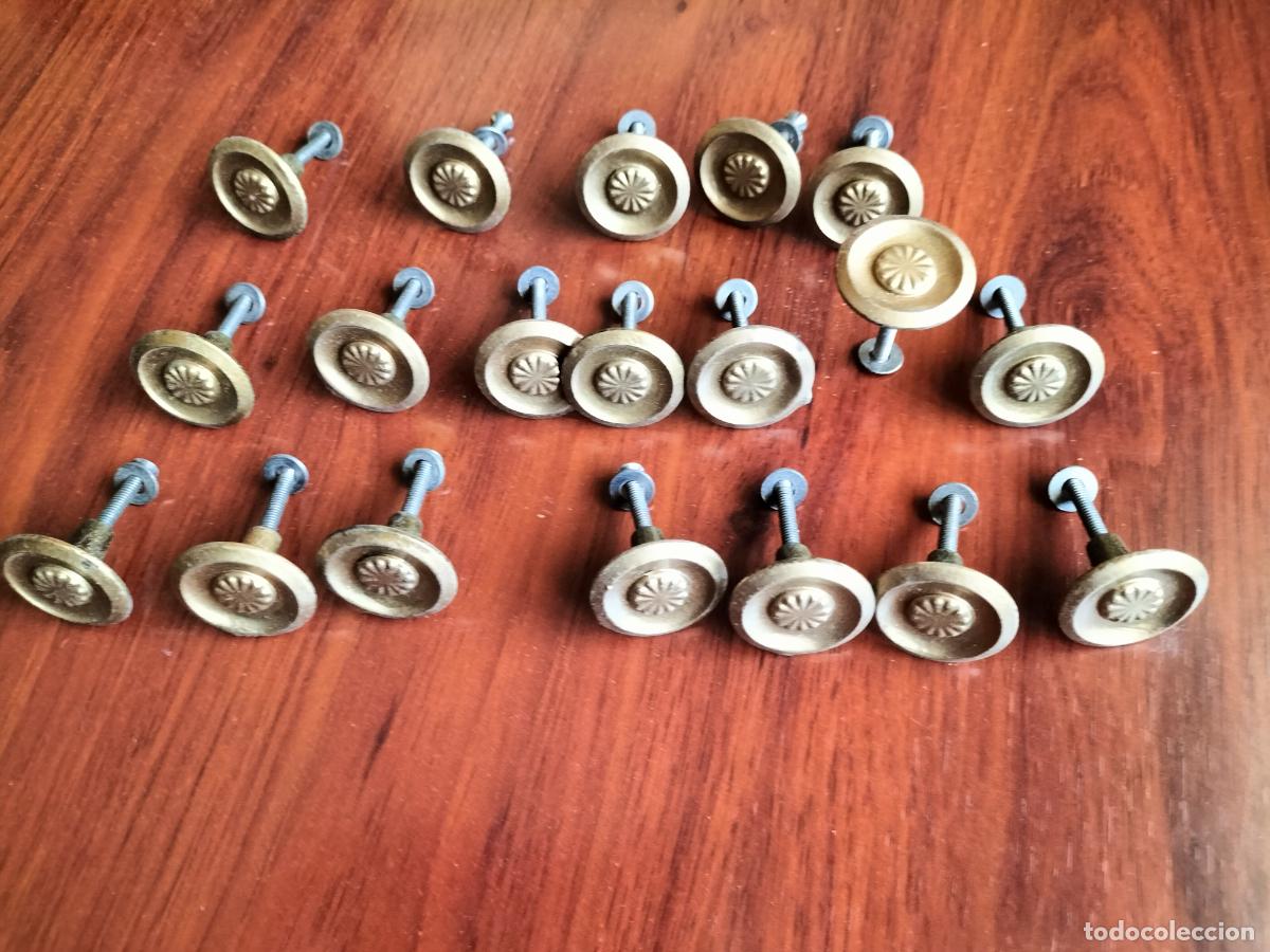 Antiquit&eacute;s: 19 POMOS O TIRADORES DE LIBRER&Iacute;A MET&Aacute;LICOS A&Ntilde;OS 70 VINTAGE