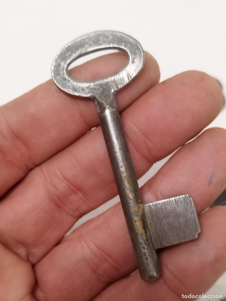 Antig&uuml;edades: Cuatro antiguas llaves a identificar. - Foto 2
