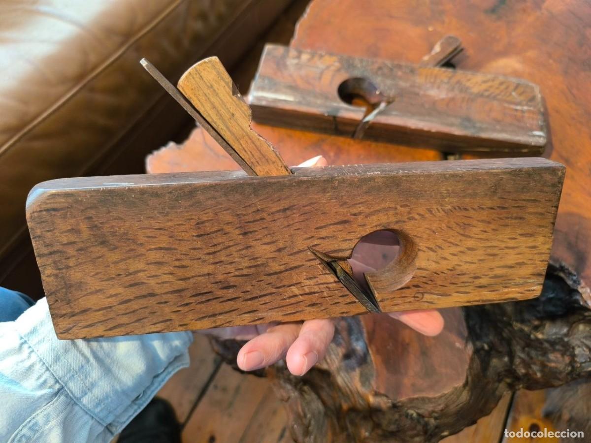 Antig&uuml;edades: PAREJA DE CEPILLOS DE MADERA, MARCA LA CONSTRUCTORA DE EINES N&ordm; 26 Y 32 - Foto 2
