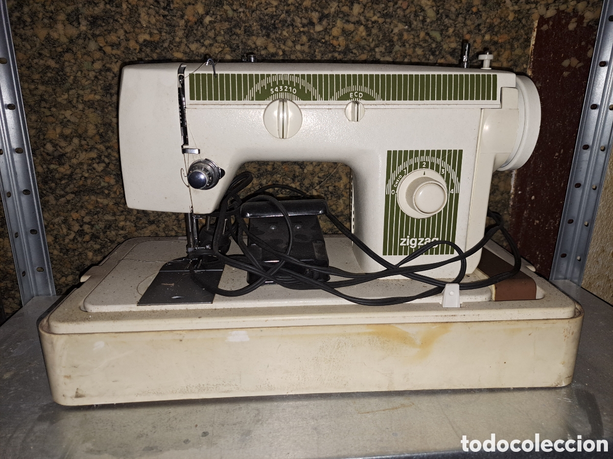 Antig&uuml;edades: Dos m&aacute;quinas de coser,desconozco si funcionan - Foto 5
