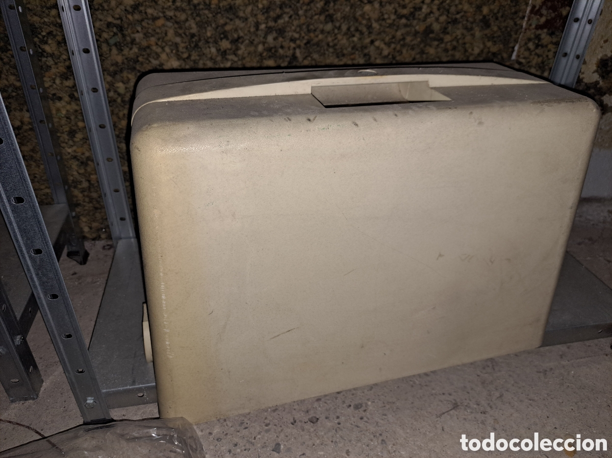 Antig&uuml;edades: Dos m&aacute;quinas de coser,desconozco si funcionan - Foto 6