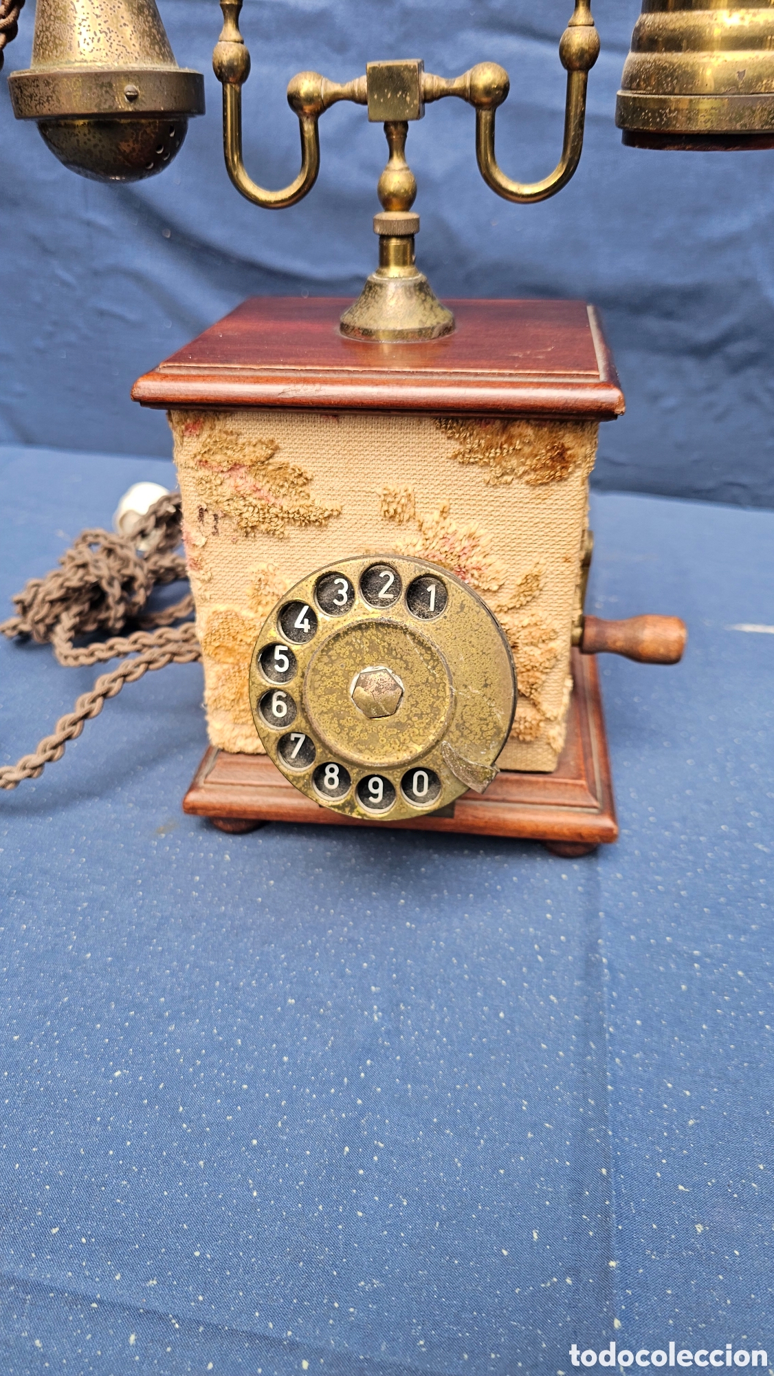 Tel&eacute;fonos: Tel&eacute;fono antiguo.......