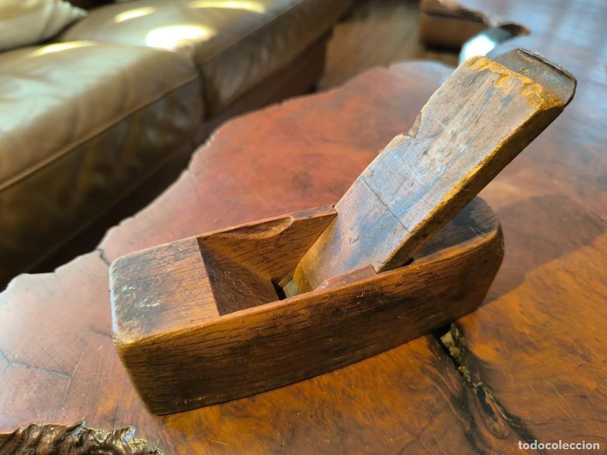 Antig&uuml;edades: CEPILLO DE MADERA DE ROBLE B. S. I. G. - Foto 1