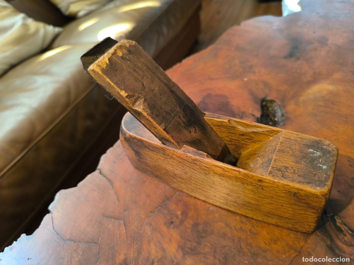 Antig&uuml;edades: CEPILLO DE MADERA DE ROBLE B. S. I. G. - Foto 2