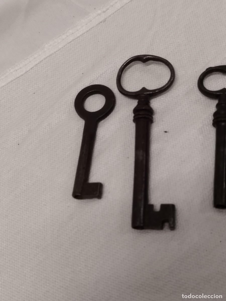 Antig&uuml;edades: Lote de 3 antiguas llaves a identificar. - Foto 3