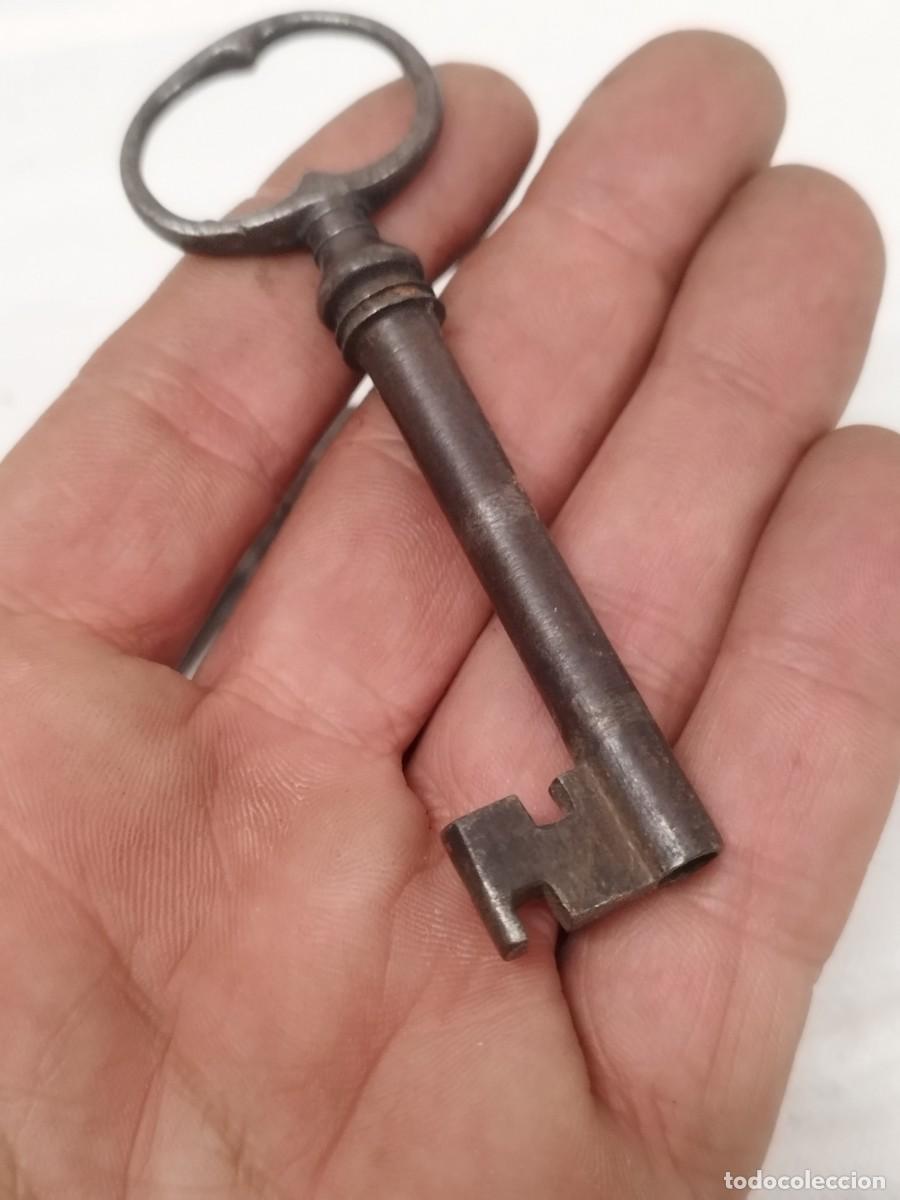 Antig&uuml;edades: Lote de 3 antiguas llaves a identificar. - Foto 5