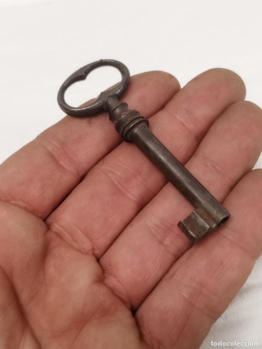 Antig&uuml;edades: Lote de 3 antiguas llaves a identificar. - Foto 6