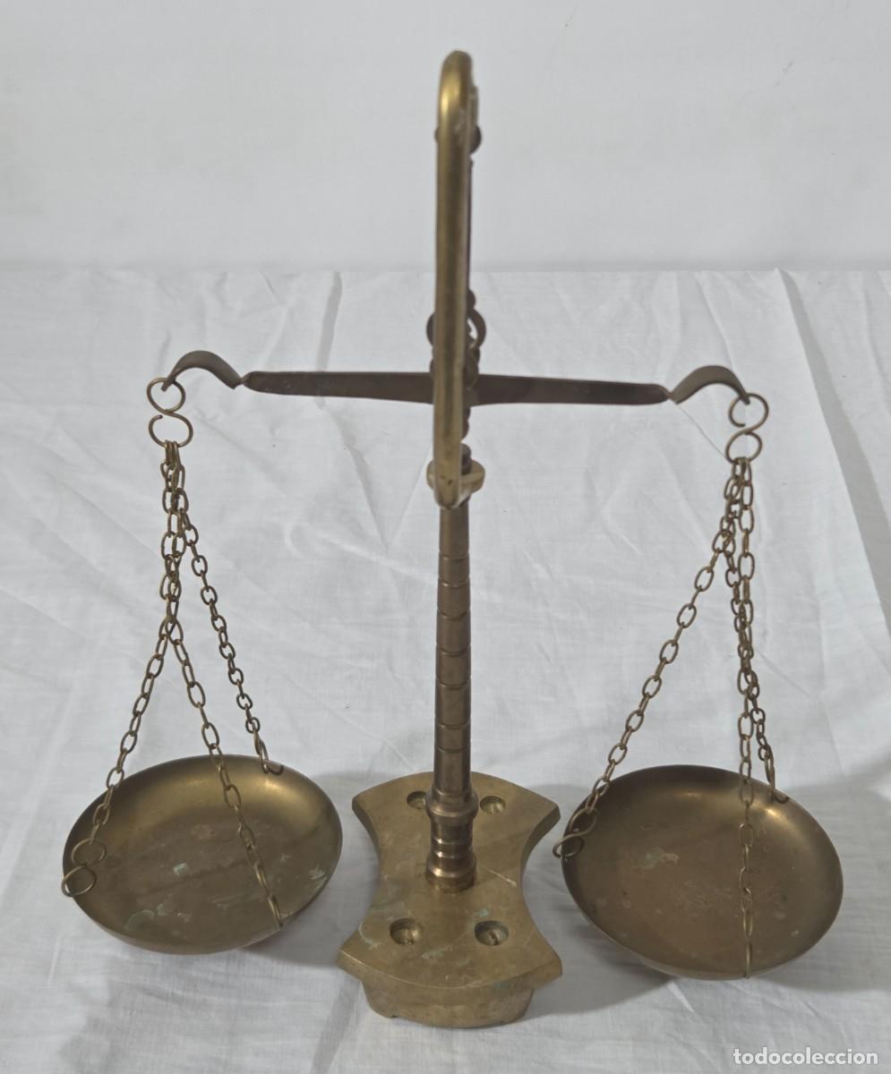 Antig&uuml;edades: Gran Balanza de lat&oacute;n, bien equilibrada - Foto 2