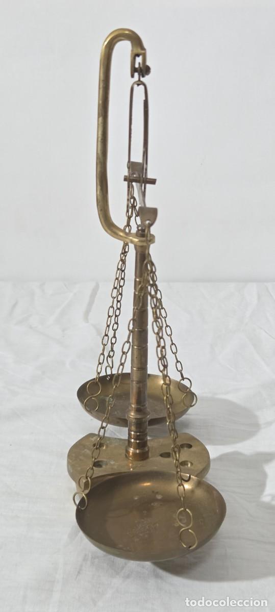 Antig&uuml;edades: Gran Balanza de lat&oacute;n, bien equilibrada - Foto 3