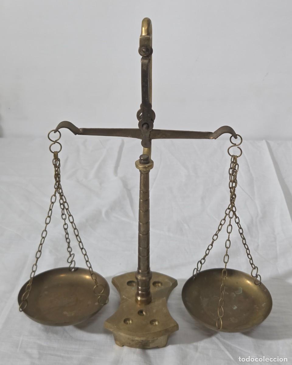 Antig&uuml;edades: Gran Balanza de lat&oacute;n, bien equilibrada - Foto 5