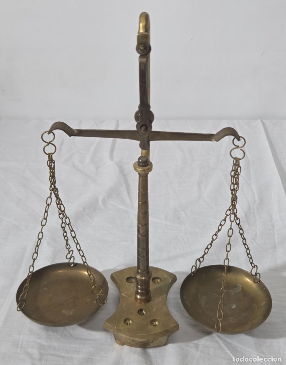 Antig&uuml;edades: Gran Balanza de lat&oacute;n, bien equilibrada - Foto 6