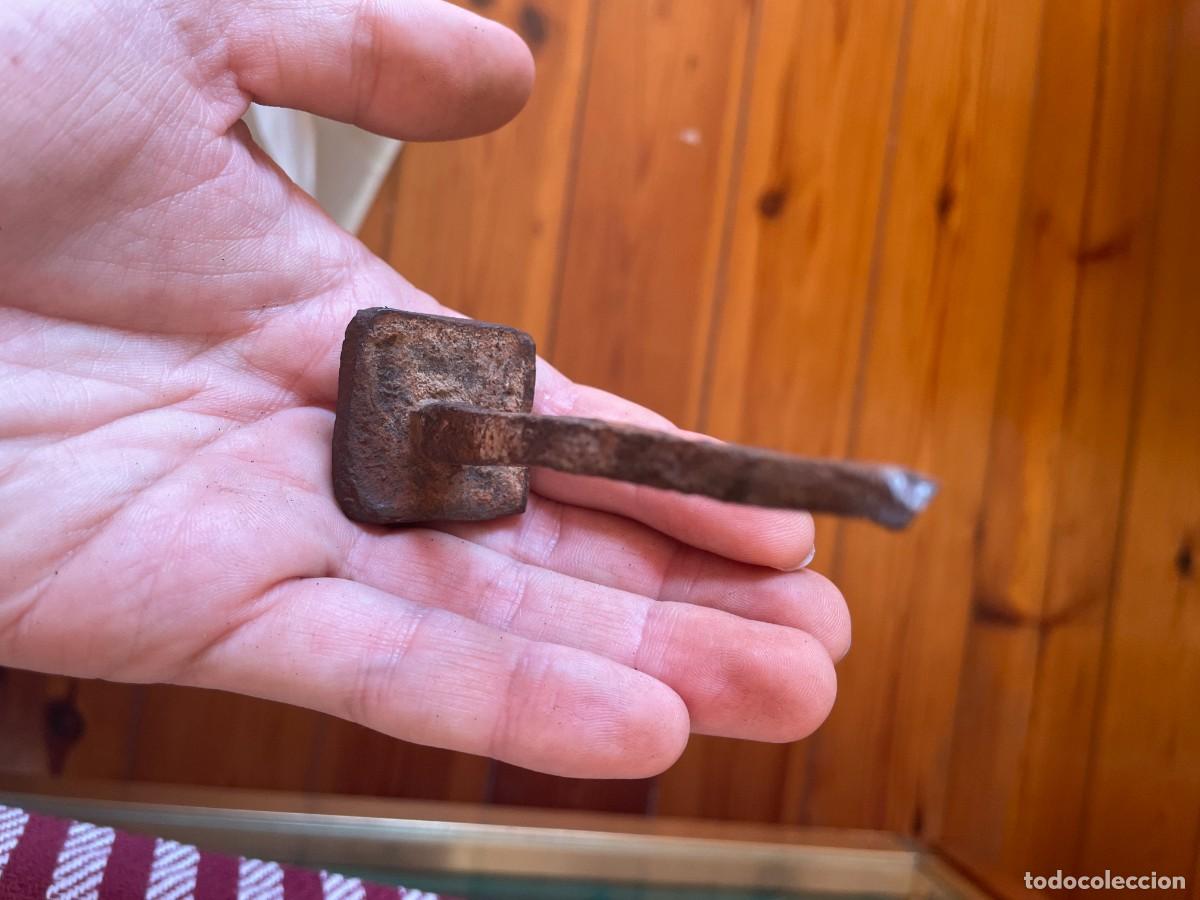 Antig&uuml;edades: Clavo de hierro de puerta - Foto 5