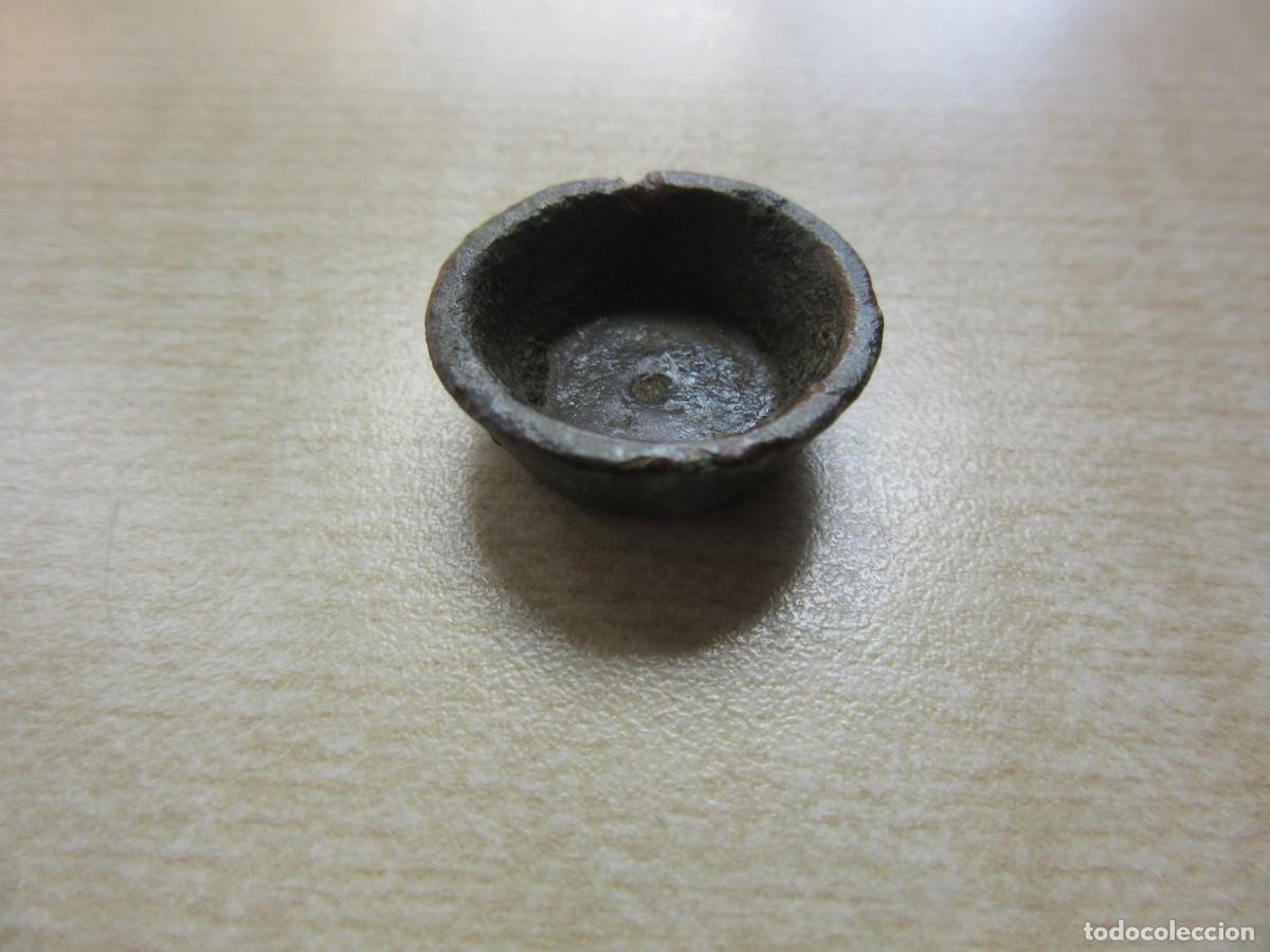 Antiquit&auml;ten: Ponderal anidado Di&aacute;metro externo 2 cm Peso 5,90 gr Posible S XVIII