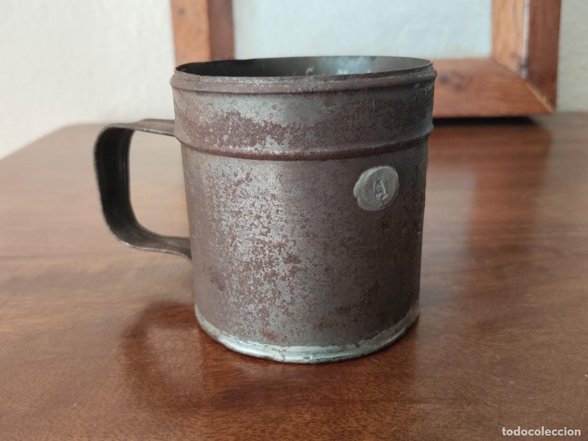 Antig&uuml;edades: Antiguo cacillo de medida 1/4. Resellado. Portugal.