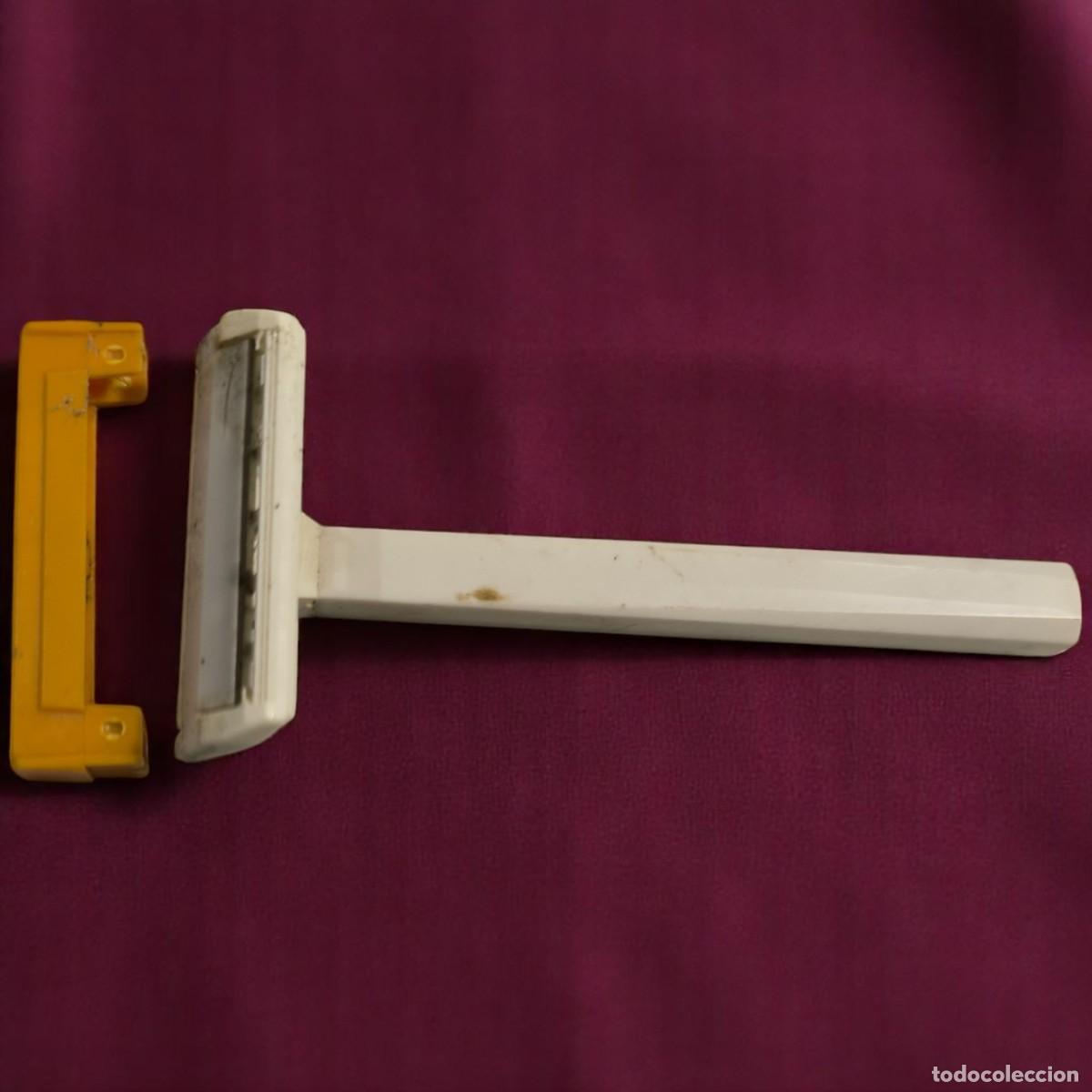 Antig&uuml;edades: Antigua Maquinilla De Afeitar &ldquo;Bic&rdquo; &ndash; Icono Del Aseo Masculino De Otra &Eacute;poca