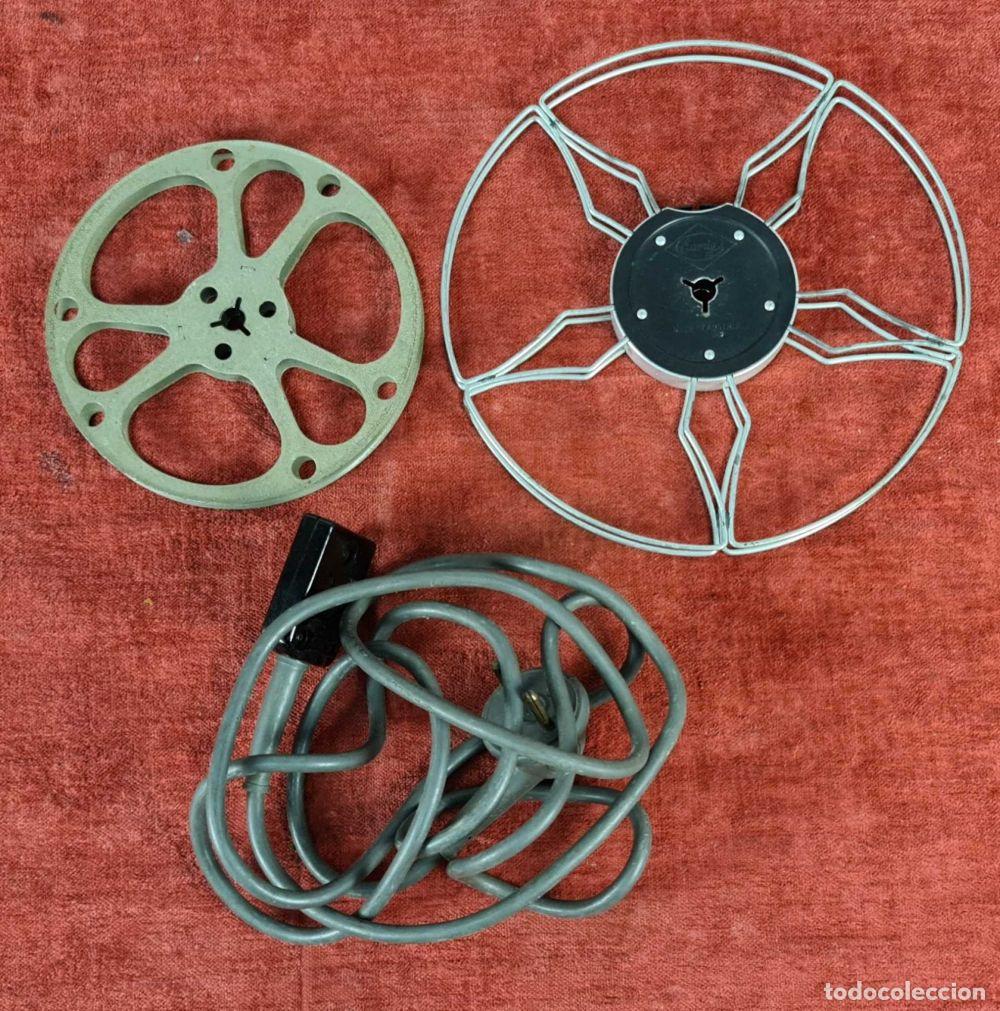 Antig&uuml;edades: CONJUNTO DE PROYECTOR, TRIPODE Y EDITOR. EUMIG P8. ESTUCHE ORIGINAL. CIRCA 1950. - Foto 2
