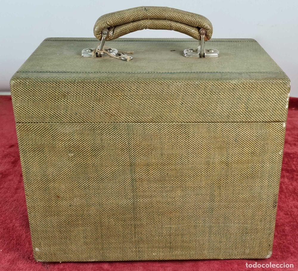 Antig&uuml;edades: CONJUNTO DE PROYECTOR, TRIPODE Y EDITOR. EUMIG P8. ESTUCHE ORIGINAL. CIRCA 1950. - Foto 3