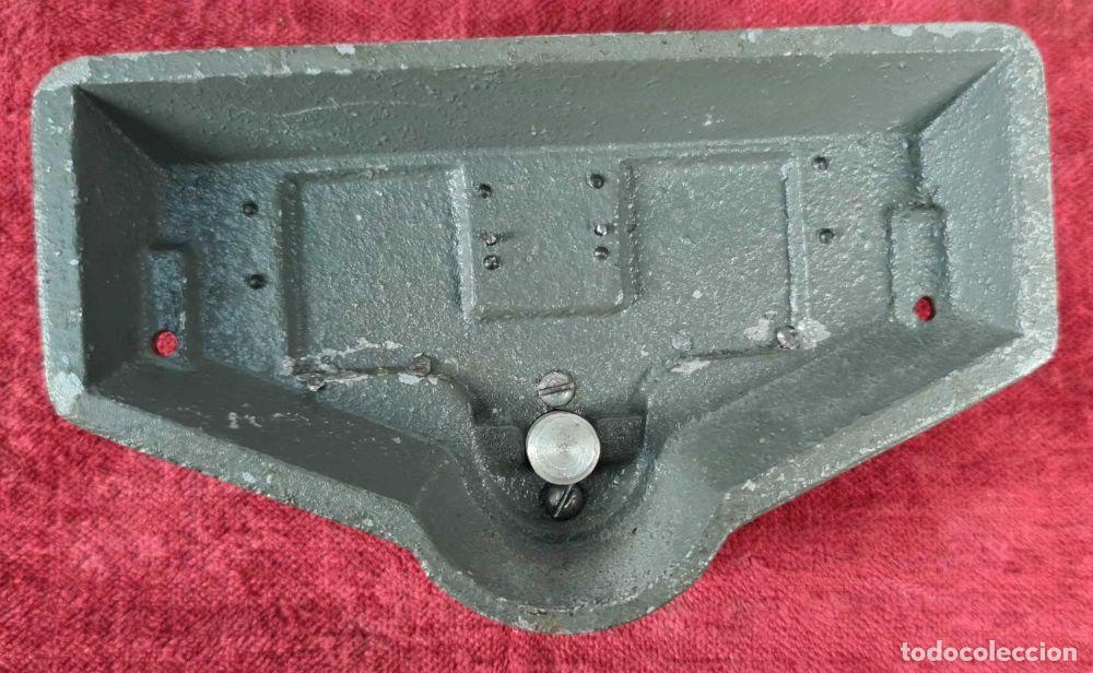 Antig&uuml;edades: CONJUNTO DE PROYECTOR, TRIPODE Y EDITOR. EUMIG P8. ESTUCHE ORIGINAL. CIRCA 1950. - Foto 5